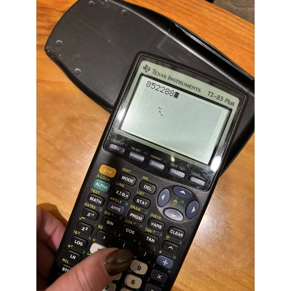 Texas Instruments TI-83 Plus Graphing Calculator‎ with Cover TESTED